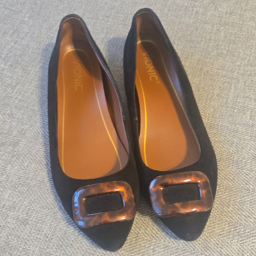Vionic Black Flats with Tortoise Accent